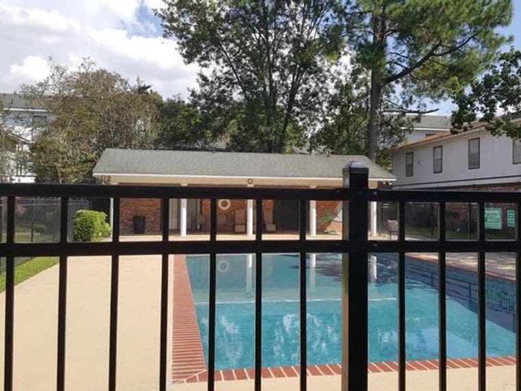 3030 Congress Blvd in Baton Rouge, LA - Foto de edificio