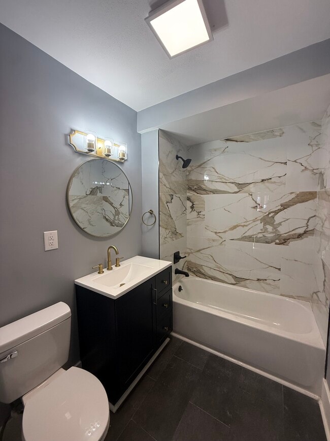 1322 Madison St in Syracuse, NY - Foto de edificio - Building Photo