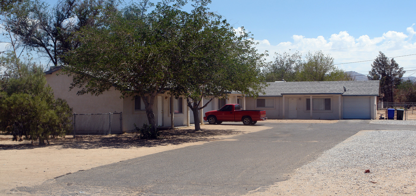 13383 Mohawk Rd in Apple Valley, CA - Building Photo