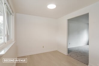 716 Bittersweet Rd in Monroeville, PA - Building Photo - Building Photo