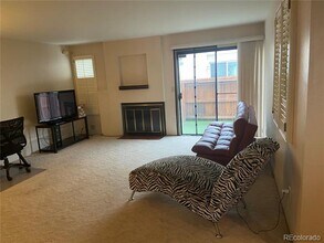 1050 S Monaco St Pkwy in Denver, CO - Building Photo - Building Photo