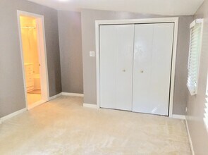 133 N Woodlawn St in Wheaton, IL - Building Photo - Building Photo