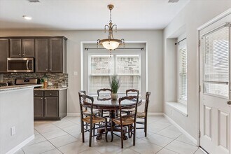 346 Marble Springs Ln in La Marque, TX - Foto de edificio - Building Photo