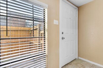 9550 Deering Dr in Houston, TX - Building Photo - Building Photo