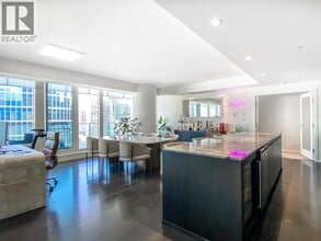 1011 W Cordova St in Vancouver, BC - Building Photo - Building Photo