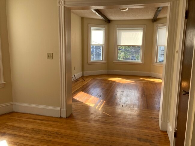 80 Robbins St in Waltham, MA - Building Photo - Building Photo