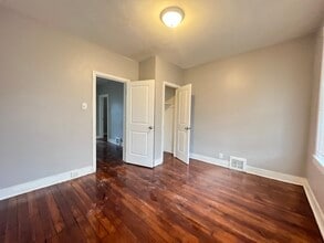 27 Sheffield St, Unit 2 in Jersey City, NJ - Foto de edificio - Building Photo