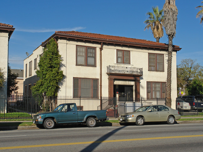 2437 Venice Blvd in Los Angeles, CA - Building Photo - Building Photo