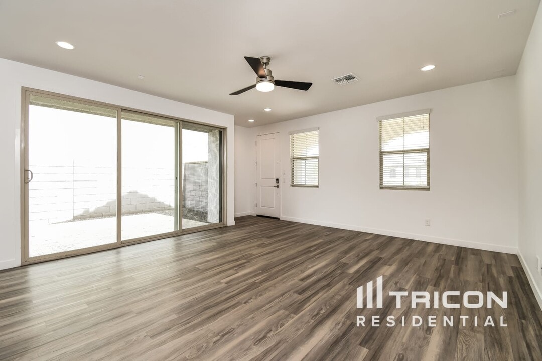 9315 E Strobe Ave in Mesa, AZ - Building Photo