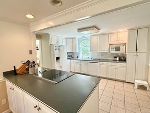 2954 Madison Ave in Bridgeport, CT - Building Photo - Building Photo
