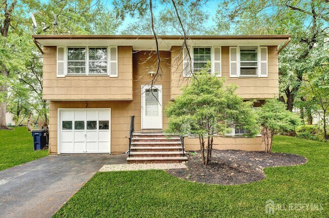 5 Pelmont Pl in Piscataway, NJ - Building Photo - Building Photo