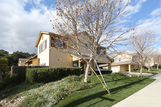 665-695 Central Ave in Buellton, CA - Building Photo - Building Photo