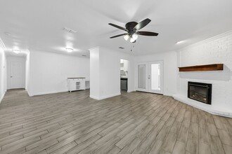 5409 Queen Ct in Lake Dallas, TX - Building Photo - Building Photo