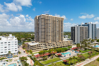 Club Atlantis Condominiums in Miami Beach, FL - Building Photo - Building Photo