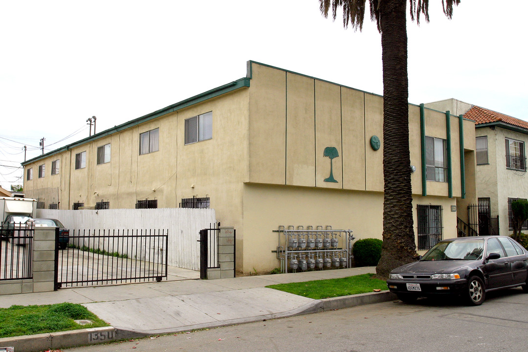 1342 Peterson Ave in Long Beach, CA - Foto de edificio