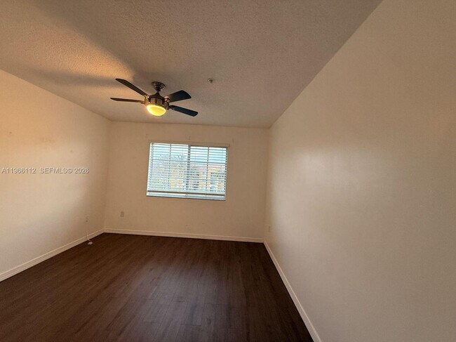 2360 E Preserve Way in Miramar, FL - Foto de edificio - Building Photo