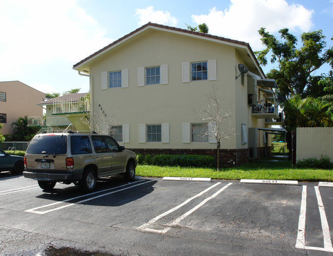 9200 NW 38th Dr in Coral Springs, FL - Building Photo - Building Photo