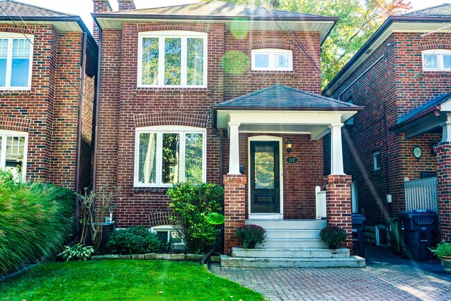 117 Deloraine Ave in Toronto, ON - Building Photo - Building Photo