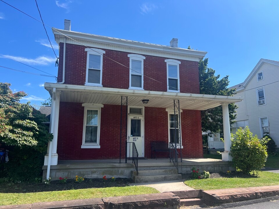 232 Proudfoot Dr, Unit B in Birdsboro, PA - Foto de edificio