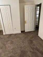 209 W Cherry St, Unit 3 in Mt. Pleasant, MI - Foto de edificio - Building Photo