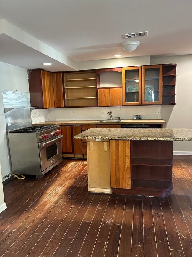 212 S 3rd St in Fulton, NY - Foto de edificio - Building Photo