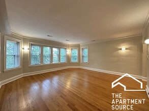 2619 W Greenleaf Ave, Unit 2 in Chicago, IL - Building Photo - Building Photo