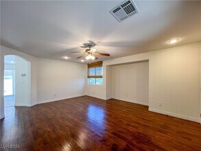 1995 Sundown Canyon Dr in Henderson, NV - Building Photo - Building Photo
