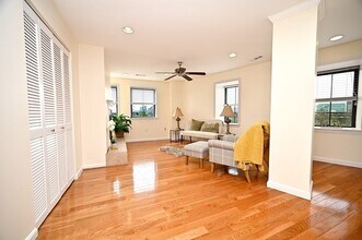 358-358 Main St in Boston, MA - Building Photo - Building Photo