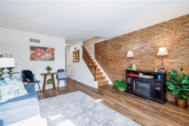 207 W Ivy St in East Rochester, NY - Building Photo - Building Photo