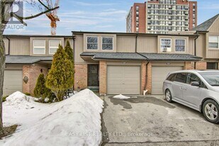 5555 Montevideo Rd in Mississauga, ON - Building Photo