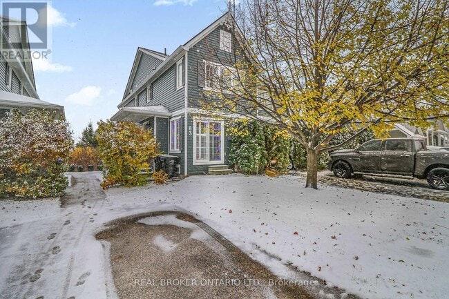 83 Green Briar Dr in Collingwood, ON - Building Photo - Building Photo