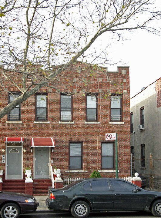 142 E 95th St in Brooklyn, NY - Building Photo