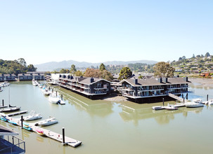 The Cove at Tiburon in Tiburon, CA - Foto de edificio - Building Photo