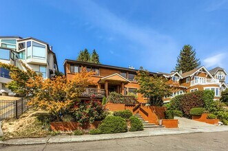 3801 49th Ave NE in Seattle, WA - Building Photo - Building Photo