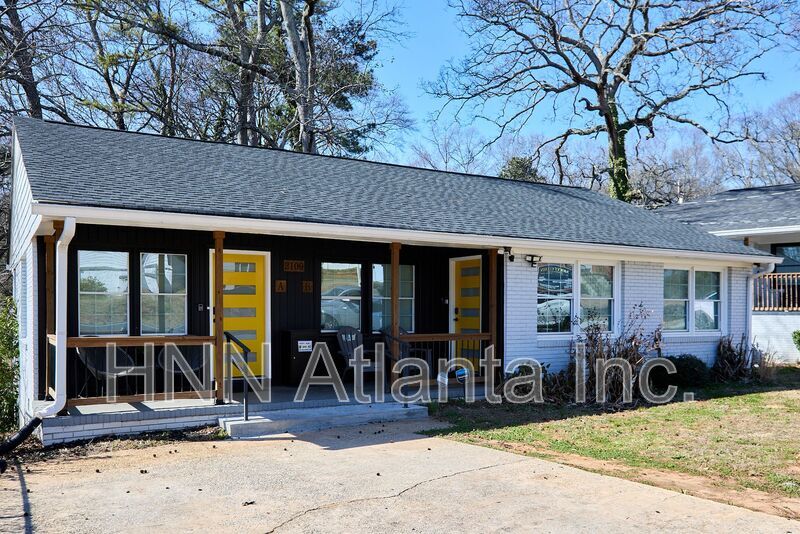 2109 Newnan St in Atlanta, GA - Building Photo