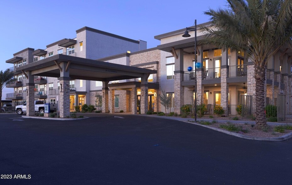 7460 N Zanjero Blvd, Unit B4 in Glendale, AZ - Foto de edificio