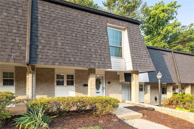 5170 Chemin De Vie NE in Sandy Springs, GA - Building Photo - Building Photo