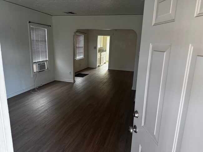 119-121 Flower St in Bakersfield, CA - Building Photo - Building Photo