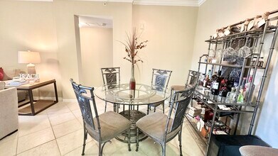 6556 Emerald Dunes Dr in Royal Palm Beach, FL - Building Photo - Building Photo