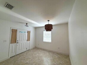 3002 W Meadow St in Tampa, FL - Building Photo - Building Photo