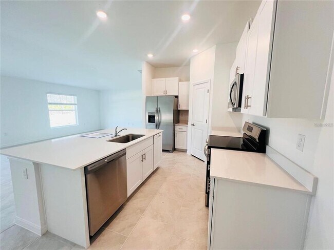 100 Oakwood Ct in Rotonda West, FL - Building Photo - Building Photo