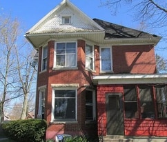 202 E Barker Ave in Michigan City, IN - Building Photo