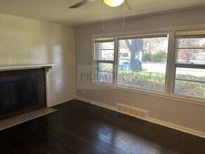 10100 Blue Ridge Blvd in Kansas City, MO - Building Photo - Building Photo