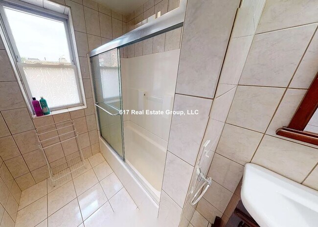 73 Thatcher St in Brookline, MA - Building Photo - Building Photo