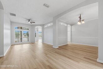 13844 Fish Eagle Dr W in Jacksonville, FL - Foto de edificio - Building Photo