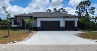 47 Brig Cir E in Placida, FL - Building Photo