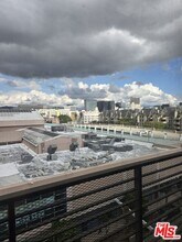 940 S Western Ave in Los Angeles, CA - Building Photo - Building Photo