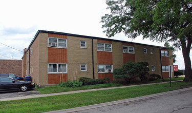 8516 47th St in Lyons, IL - Foto de edificio - Building Photo