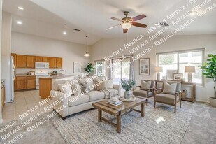 10464 E Jan Cir in Mesa, AZ - Building Photo