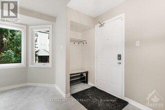 1400-1400 Wildberry Ct in Ottawa, ON - Building Photo - Building Photo